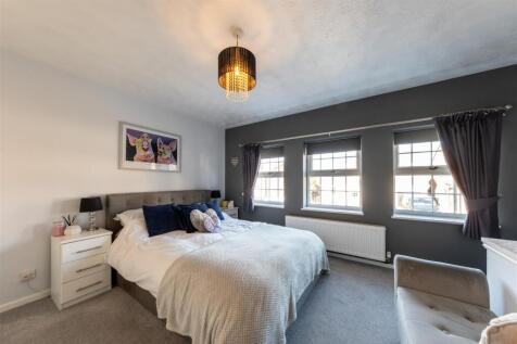 10 Minster Close-016.jpg