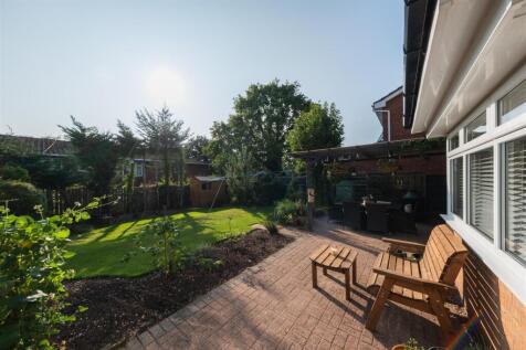 10 Minster Close-036.jpg