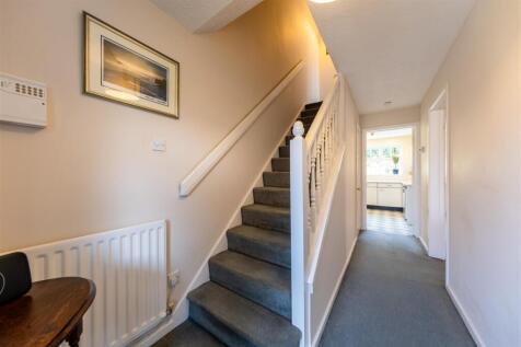 2 Cedar Close -012.jpg
