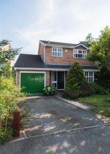 2 Cedar Close -037.jpg