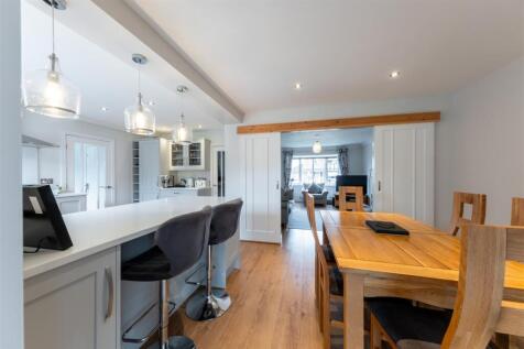 14 Carnoustie Close-010.JPG