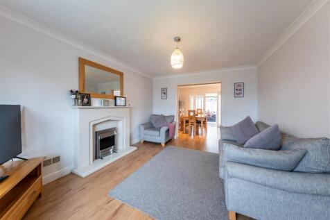 14 Carnoustie Close-013.JPG