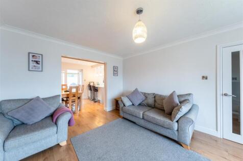 14 Carnoustie Close-014.JPG