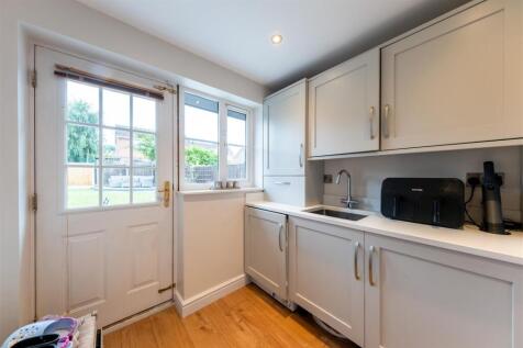 14 Carnoustie Close-015.JPG