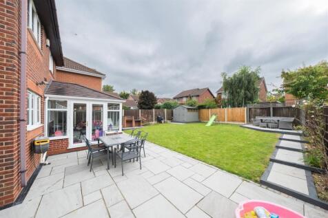 14 Carnoustie Close-032.JPG