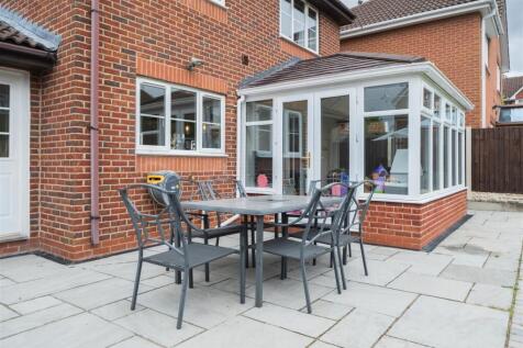 14 Carnoustie Close-043.JPG