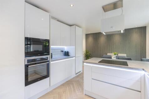 15 Turnberry Close-6.jpg