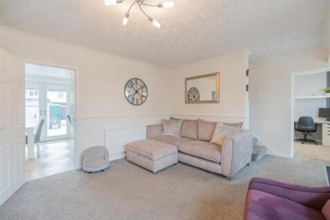 15 Turnberry Close-10.jpg