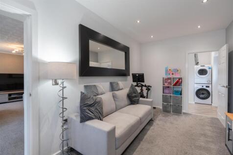 15 Turnberry Close-13.jpg