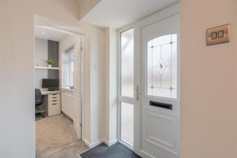 15 Turnberry Close-14.jpg