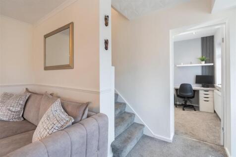 15 Turnberry Close-15.jpg