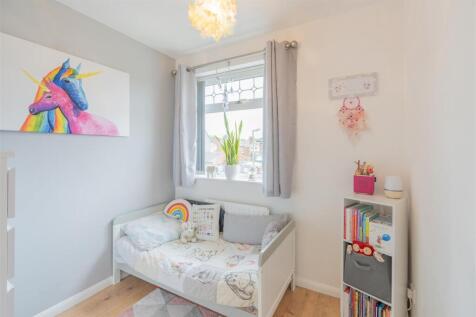 15 Turnberry Close-22.jpg