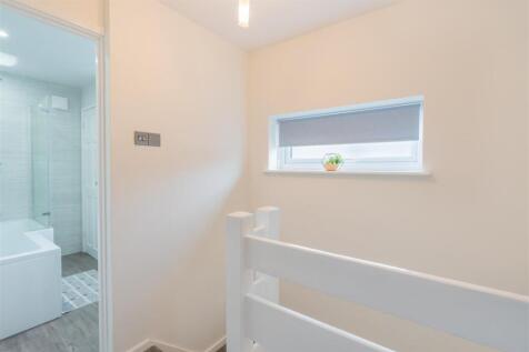 15 Turnberry Close-27.jpg