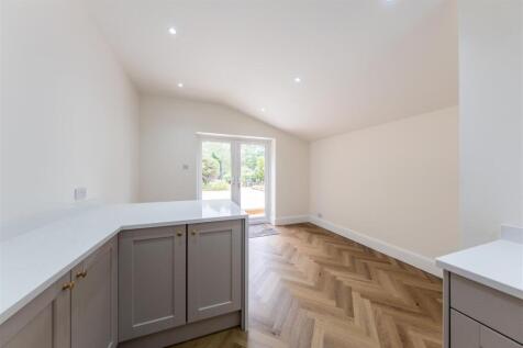 64 The Crescent-003.jpg