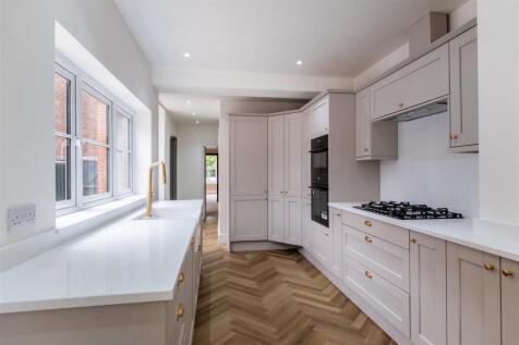 64 The Crescent-008.jpg