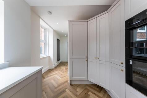 64 The Crescent-011.jpg