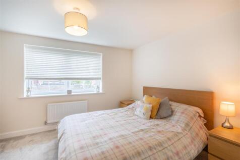 15 Dahlia Crescent-16.jpg