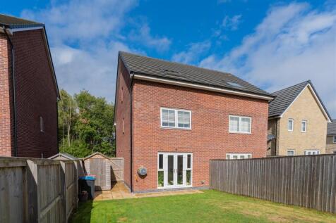 15 Dahlia Crescent-34.jpg
