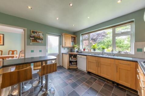5 Moorlands Avenue-001.jpg