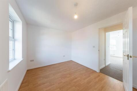 20 Chadwicke Close-007.jpg