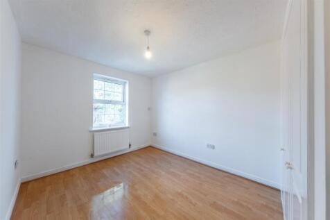 20 Chadwicke Close-014.jpg
