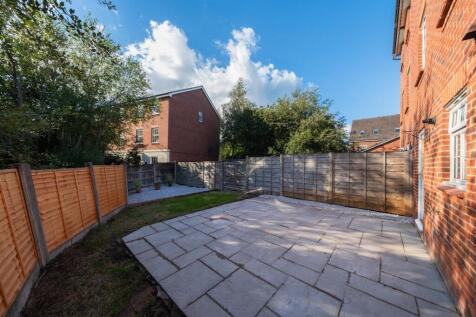 20 Chadwicke Close-031.jpg