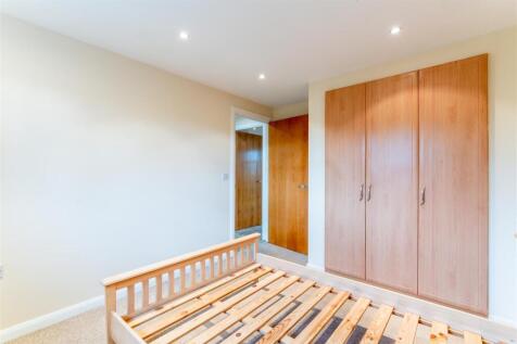 9 The Beeches-016.JPG