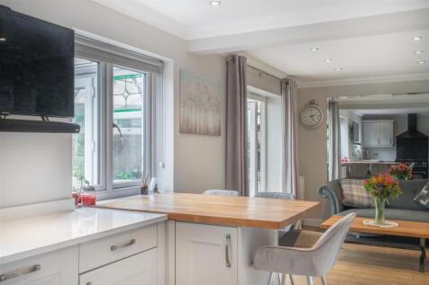 5 Abbots Mere Close-9.jpg