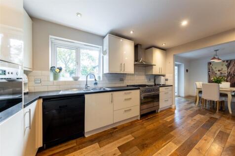 32 Waystead Close-003.jpg