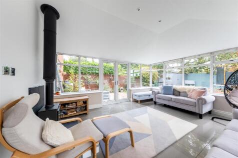 32 Waystead Close-009.jpg