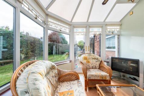 3 Chestnut Close-005.jpg