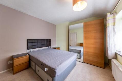 3 Chestnut Close-015.jpg