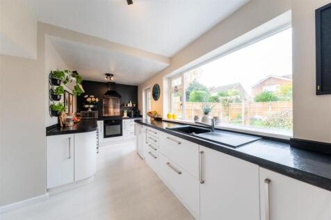 24 Limewood Crescent-001.jpg