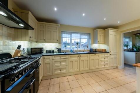 21 Peacock Avenue-001.jpg