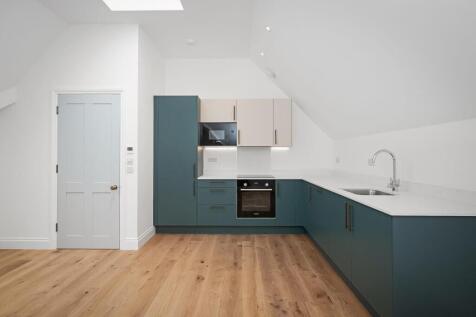 7. Kitchen.jpg