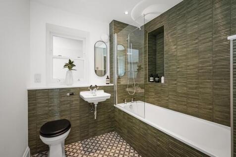 8. Bathroom.jpg