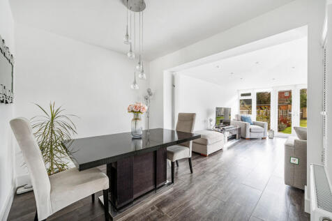Lounge dining