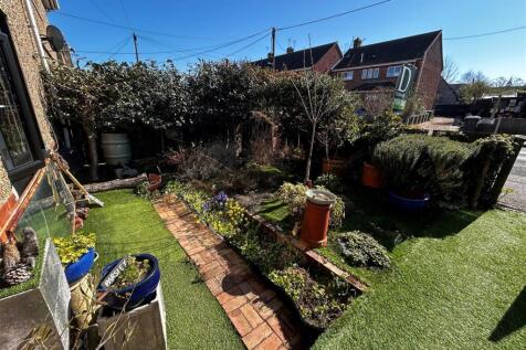 Front garden pic.jpg