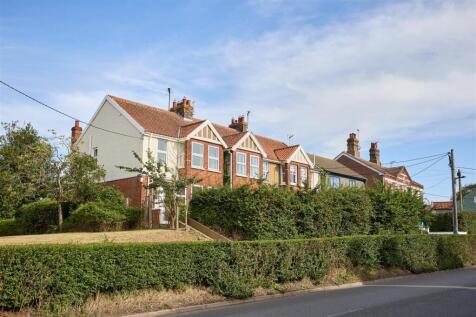 High Bank, Station Road 1.jpg