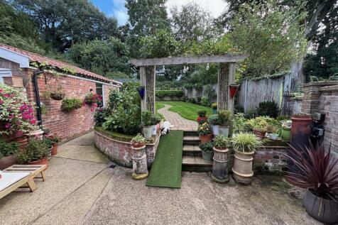 Garden Shot 5.jpg