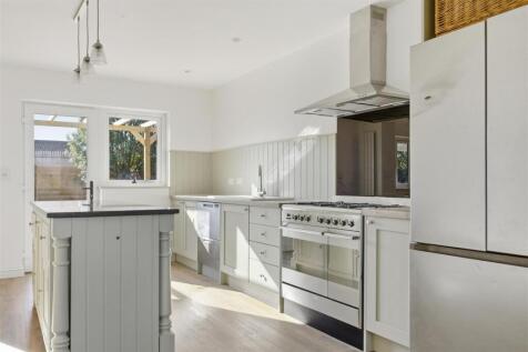 19 Halesworth Road 12.jpg