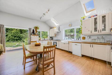 Kithchen/Diner/Family Room