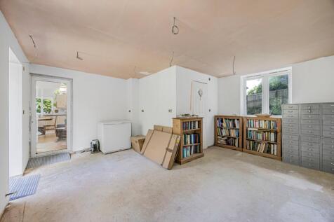 Studio/Family Room
