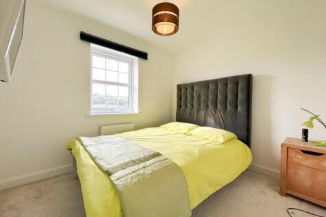 Double Room ( House Share )