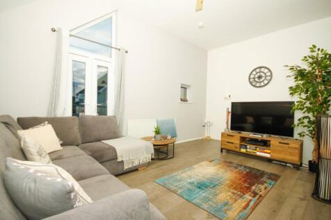 2 Bedroom Apartment, Allocated parking, Rare Dupl