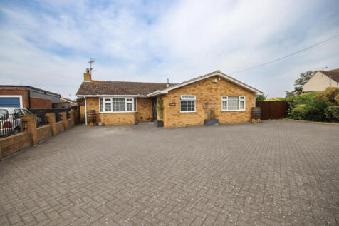 3 Bedroom Detached Bungalow for Sale, Ample Off R