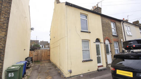 Lovely 3 Bedroom End of Terrace