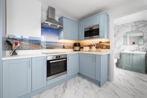 2 Bedroom apartment for Sale, incredible finish t