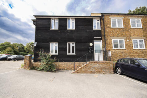 2-Bedroom Ground Floor Flat ¿ Central Location 