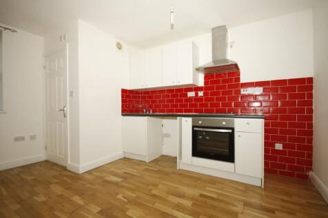ONE BEDROOM APARTMENT, FIRST FLOOR, CLOSE TO SITT